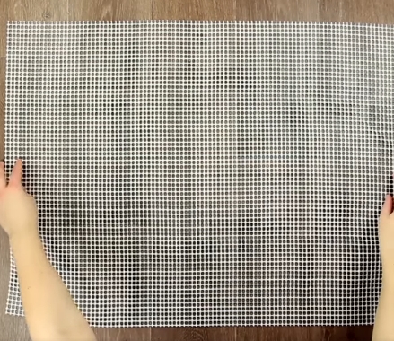 Як швидко та легко зробити теплий килимок на підлогу: дуже бюджетний варіант